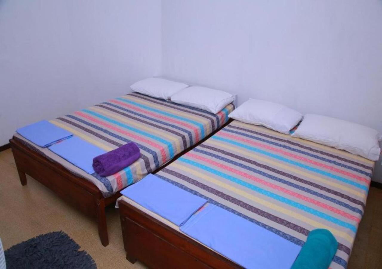 Weerakoon Guest Apartamento Hikkaduwa Exterior foto