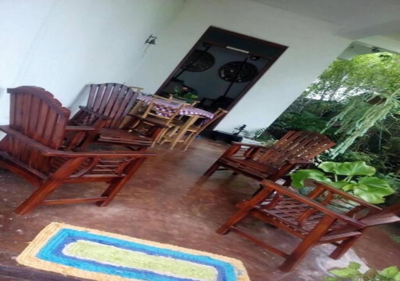 Weerakoon Guest Apartamento Hikkaduwa Exterior foto